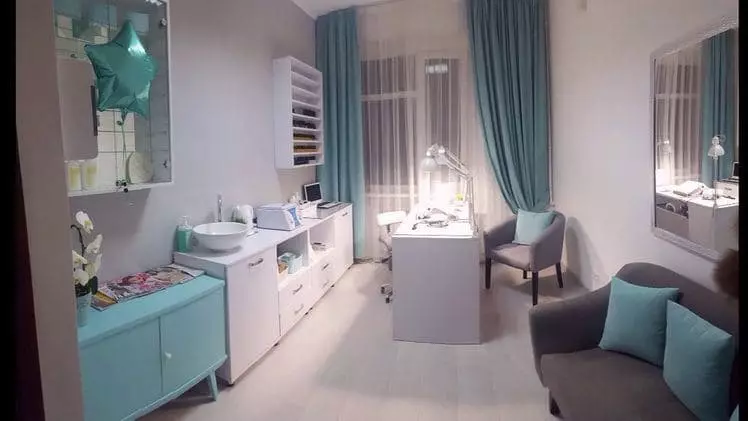 место для мастера маникюра
