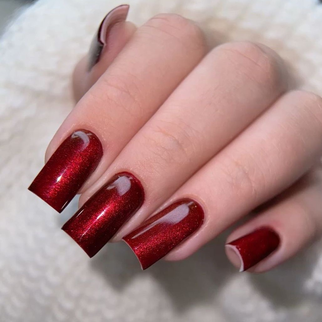 New Year cat eye manicure