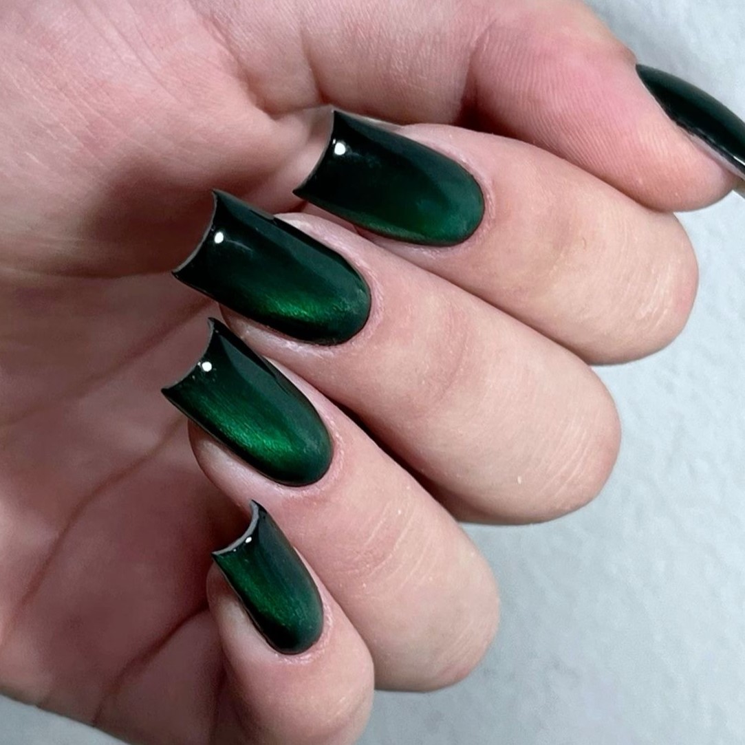 green New Year manicure