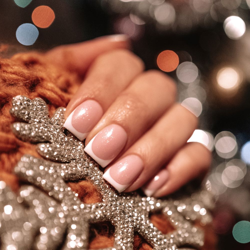 Green New Year manicure