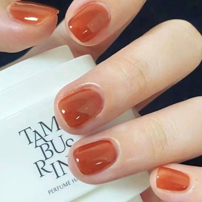 pantone томатный крем ногти