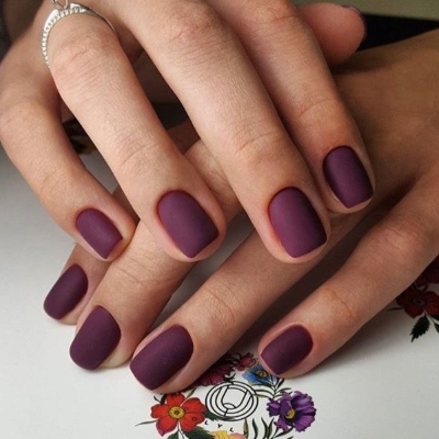 pantone итальянская слива ногти