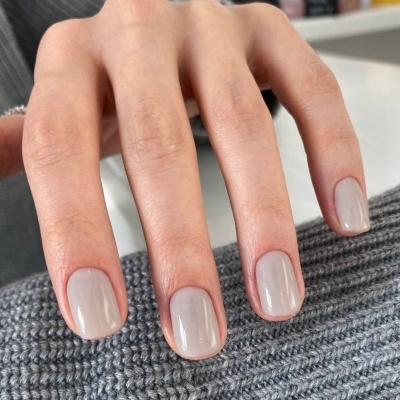 pantone nimbus cloud маникюр 2025