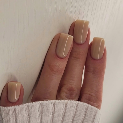 маникюр pantone frosted almond