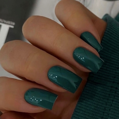 pantone alpine green зеленый маникюр