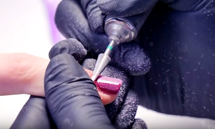 Крок за кроком: як безпечно видалити гель лак фрезою