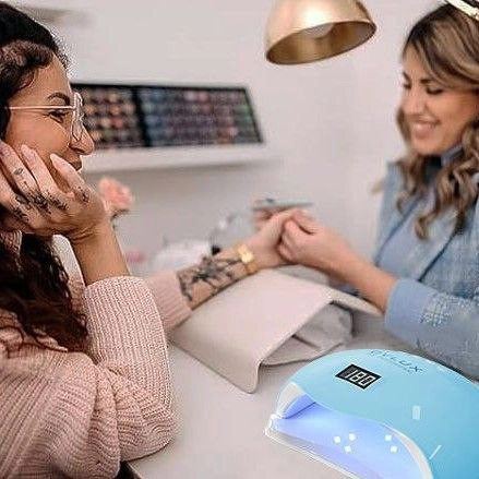 Рабочее место мастера маникюра с LED-лампой