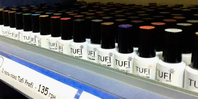 гель лак Tufi Profi на ногтях
