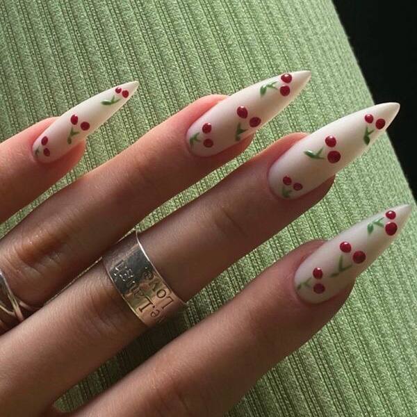 Длинные ногти в тренде