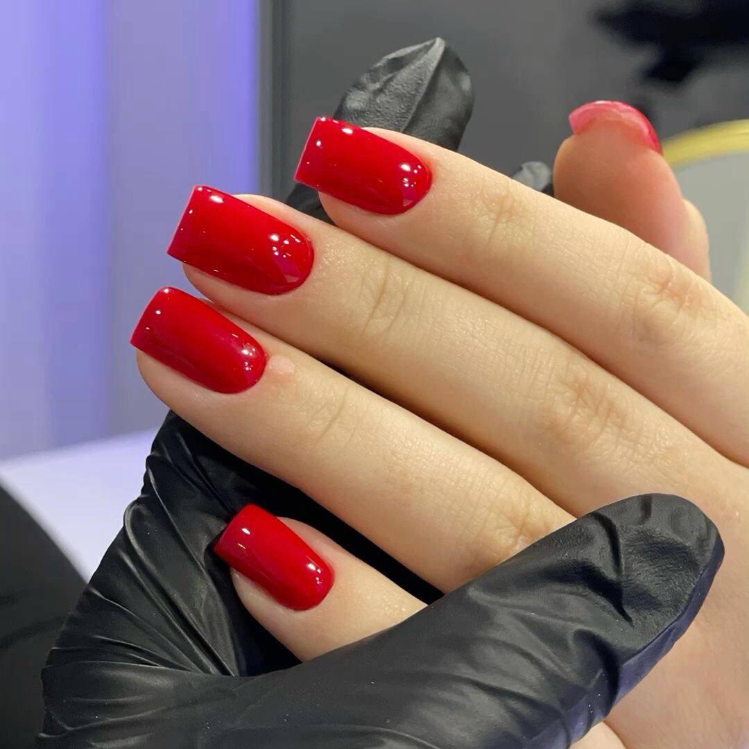 Винный маникюр