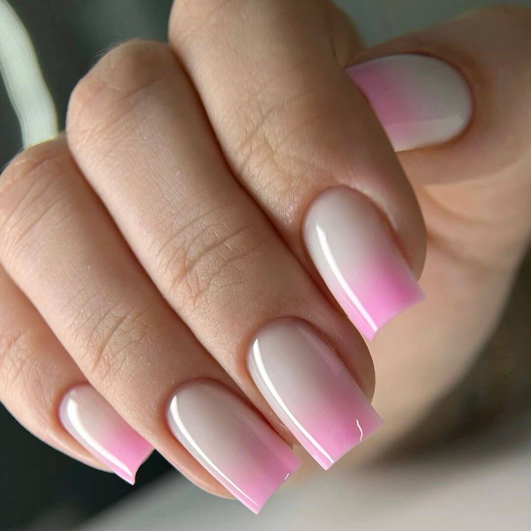 Популярный градиент маникюр