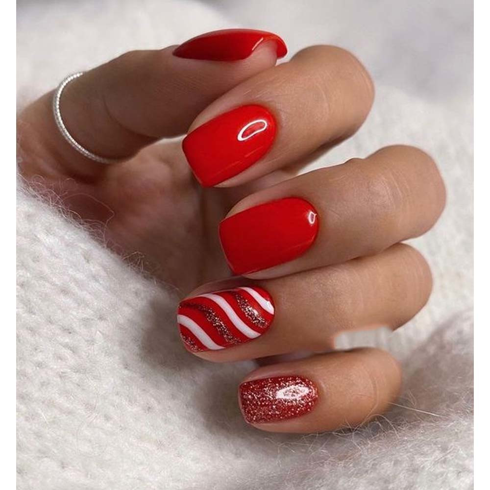 Маникюр красный на короткие ногти 2024 новинки. Маникюр красный на короткие ногти 2024 новинки. Красный маникюр классика. Красивый красный маникюр. Красный маникюр 2022 на короткие.