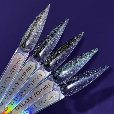 Топ KOMILFO Galaxy Top 002  без липкого слоя, с УФ фильтрами голографический, светоотражающий прозрачный голубой 8 мл (518002) - Фото №3