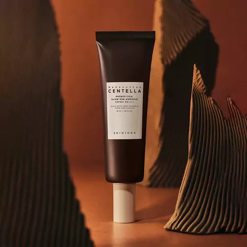Солнцезащитная восстанавливающая ампула SKIN1004 - Madagascar Centella Probio-Cica Glow Sun Ampoule SPF50+ PA++++ 50 мл - Фото №3