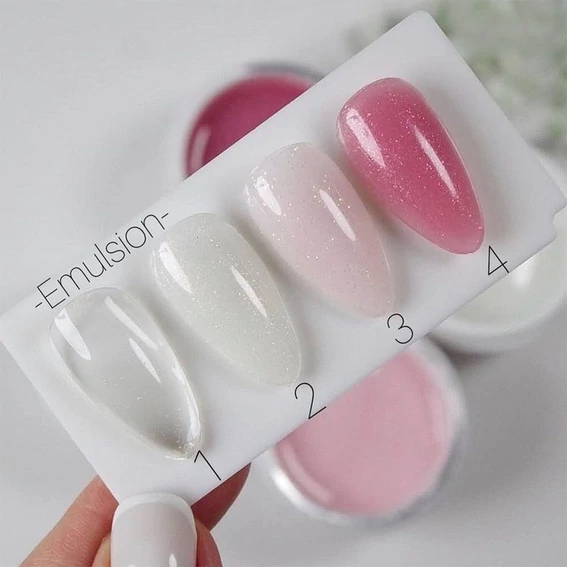 Жидкий моделирующий гель NAILAPEX Emulsion №03 нежный молочно-розовый с золотисто-розовым микроблеском 30 г (EM03) - Фото №3