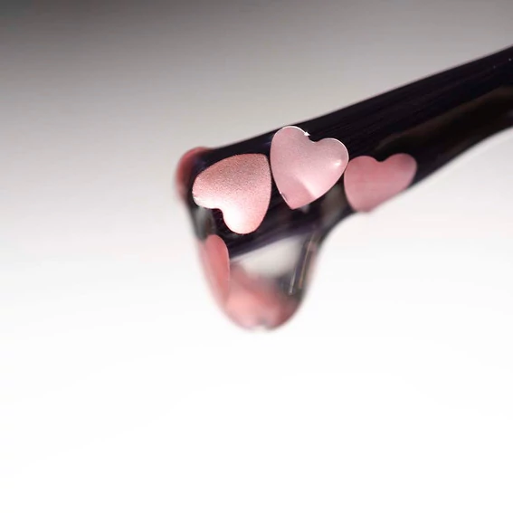 Топ KOMILFO L'amour Rose No Wipe без липкого слоя прозрачный с розовыми сердцами 8 мл (508002) - Фото №2