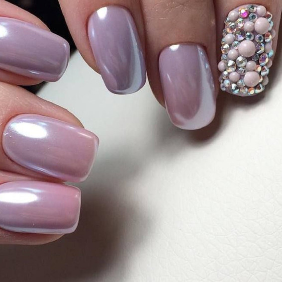 Маникюр с втиркой со стразами и жемчугом купить в Киеве